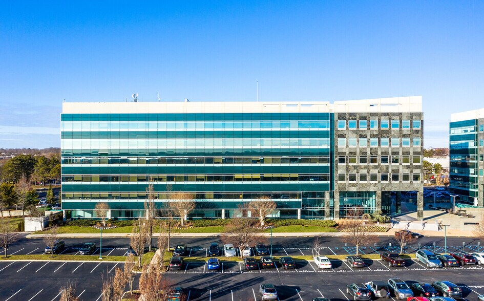 100 Motor Pkwy, Hauppauge, NY à louer - Photo du bâtiment - Image 2 de 15
