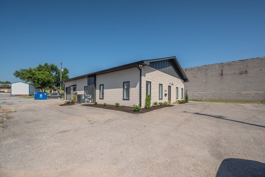 2703 Grandview Ave, Nashville, TN for sale - Building Photo - Image 3 of 19