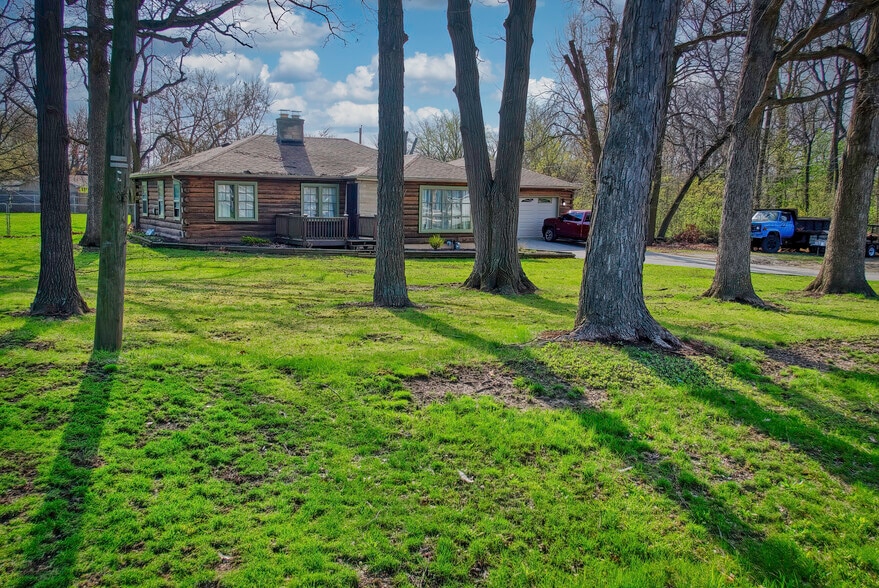 2324 Hillegas Rd, Fort Wayne, IN à vendre - Photo du bâtiment - Image 3 de 8