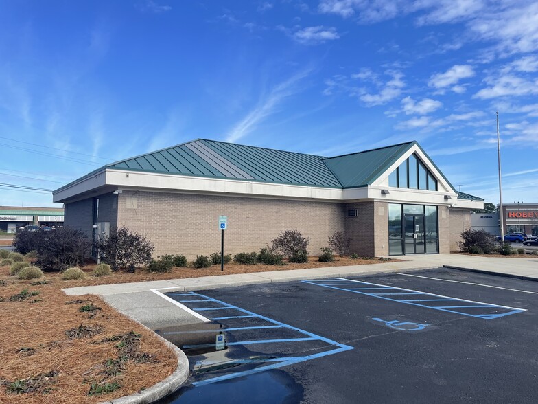 7850 Rivers Ave, North Charleston, SC for lease - Building Photo - Image 1 of 9