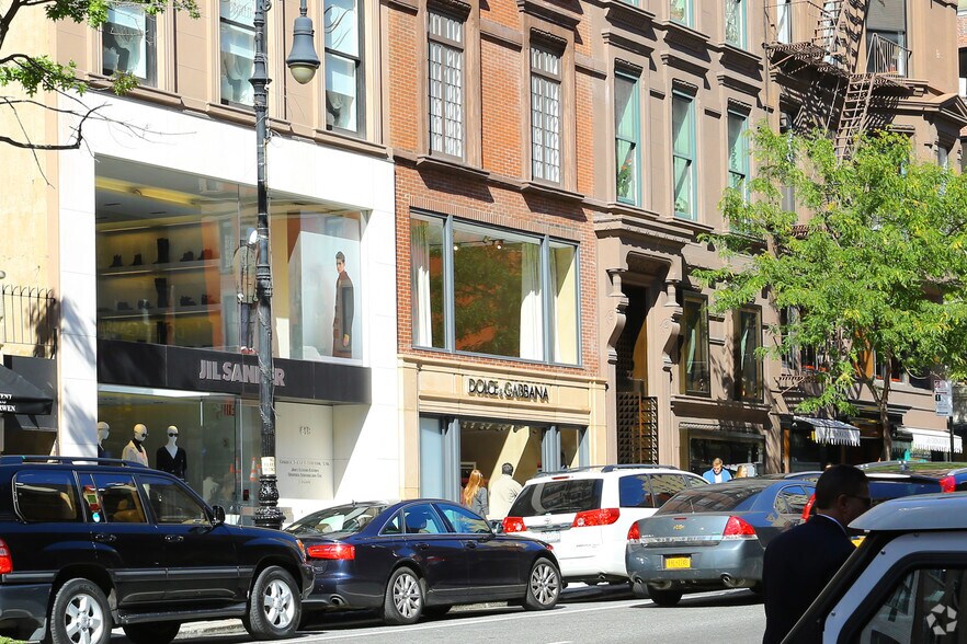 820 Madison Ave, New York, NY à louer - Photo du bâtiment - Image 2 de 2