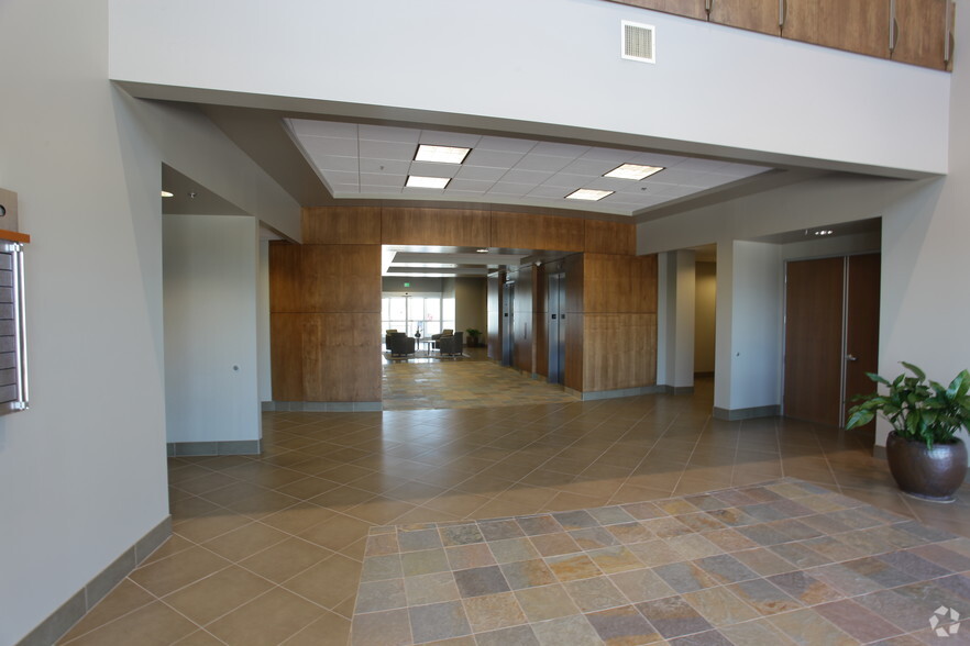 2295 Iron Point Rd, Folsom, CA for lease - Lobby - Image 2 of 14