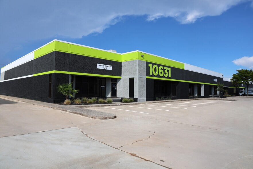 10631 Harwin Dr, Houston, TX à louer - Photo intérieure - Image 2 de 5