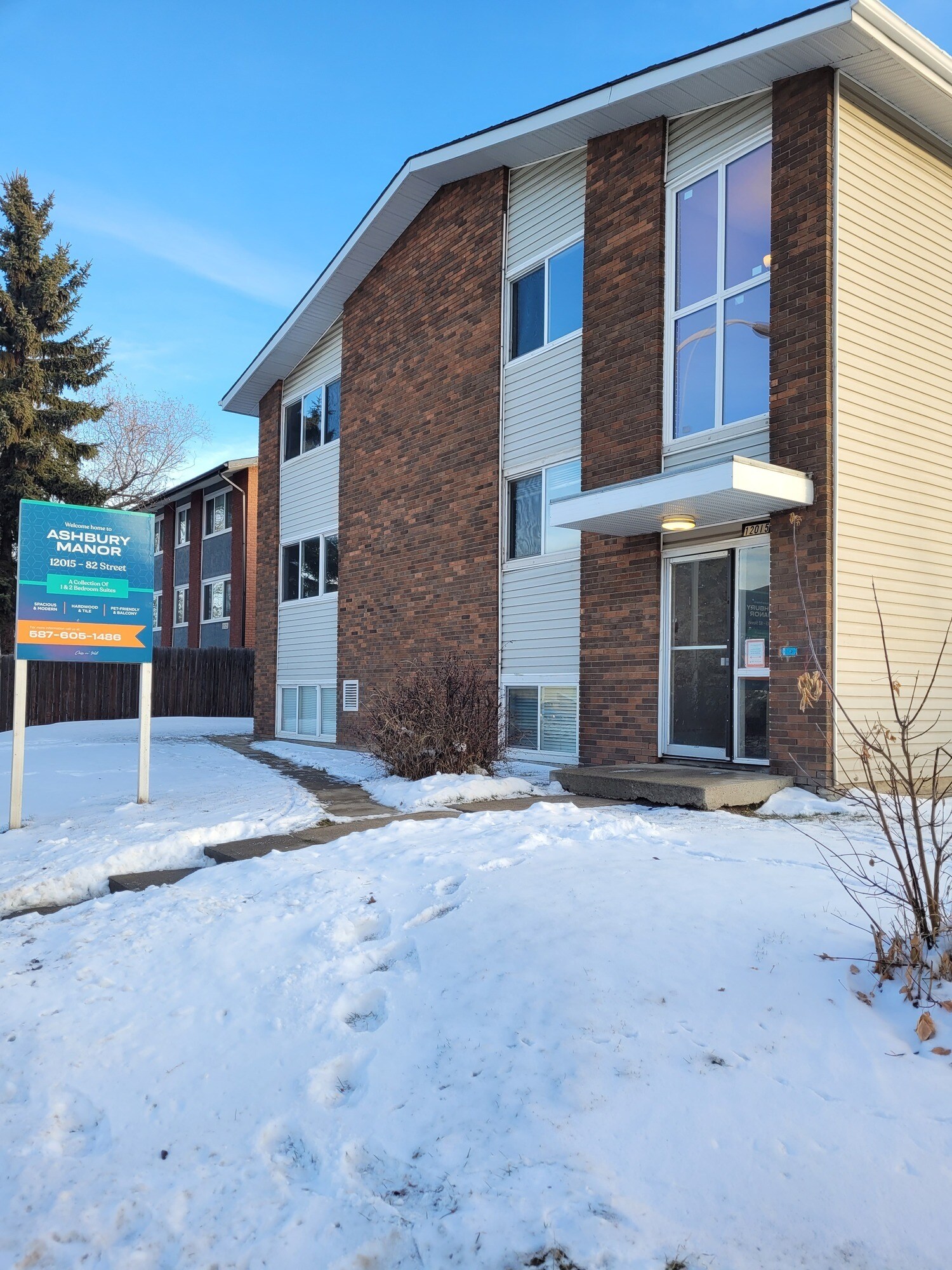 12015 82nd St, Edmonton, AB for sale Primary Photo- Image 1 of 1