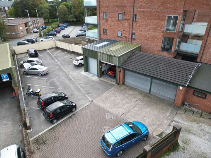 7 The Mount, Heswall for lease - Building Photo - Image 2 of 3