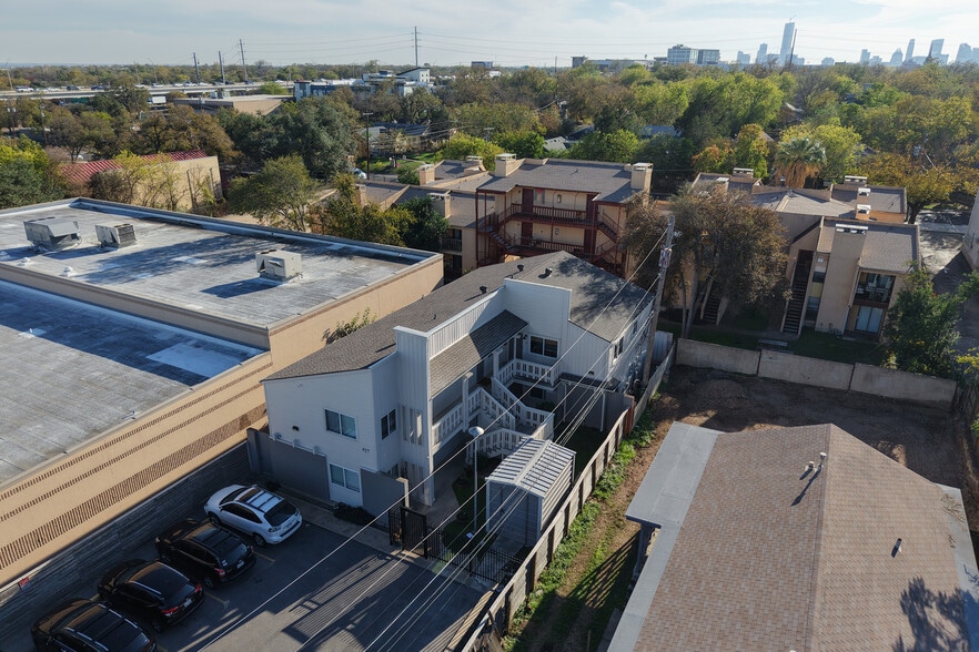 927 E 41st St, Austin, TX à vendre - Photo du bâtiment - Image 2 de 14