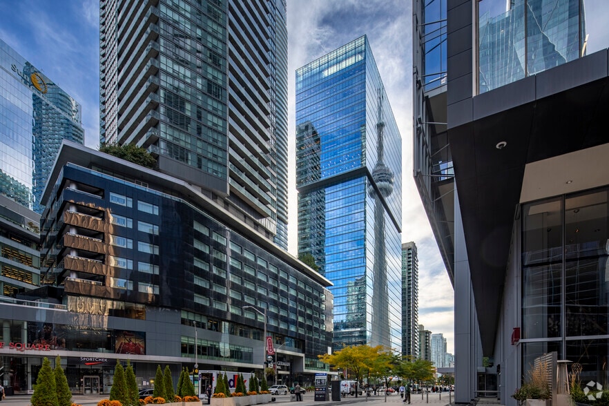 16 York St, Toronto, ON for sale - Primary Photo - Image 1 of 1