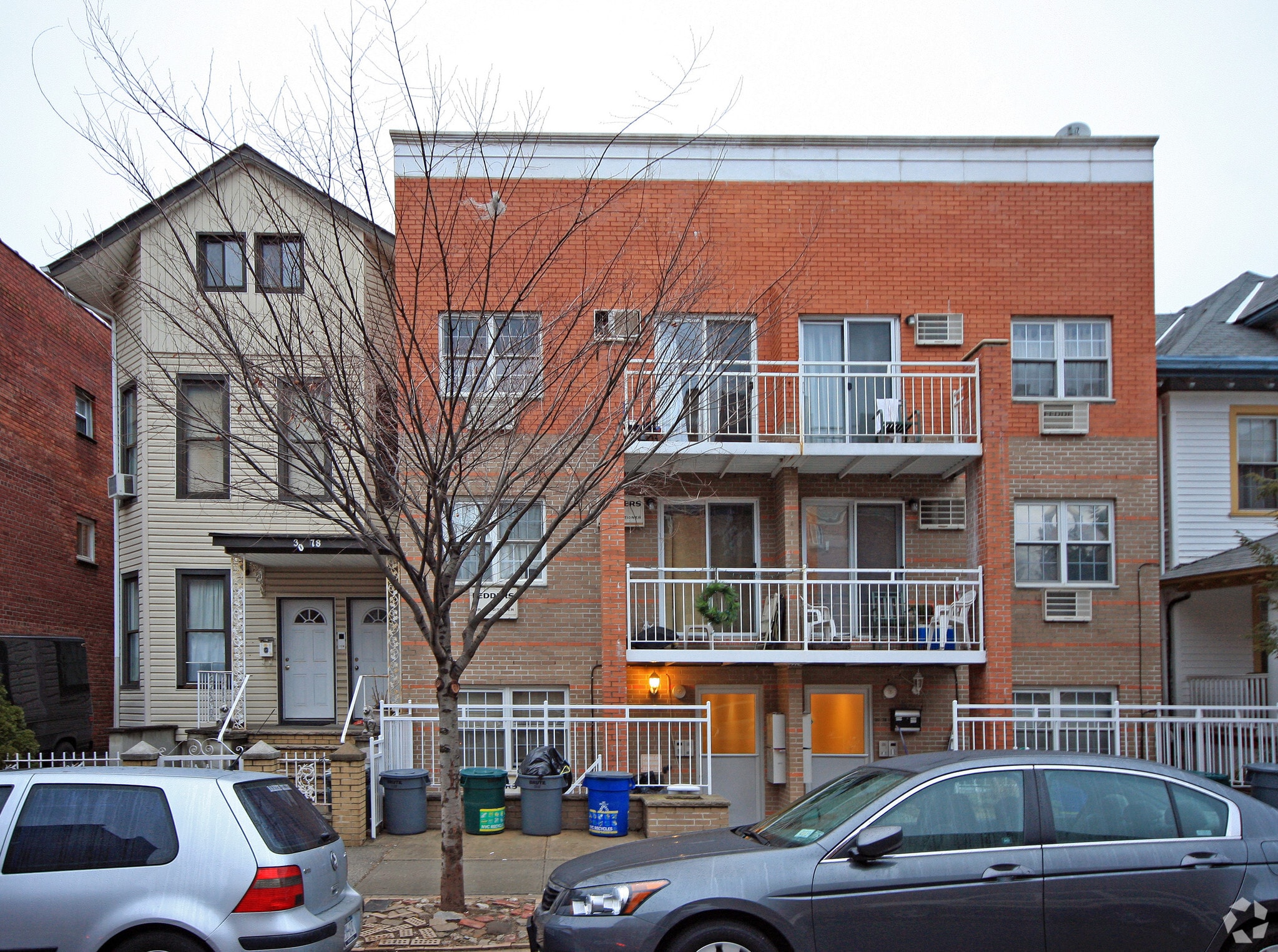 3074-3076 30th St, Astoria, NY à vendre Photo du bâtiment- Image 1 de 6