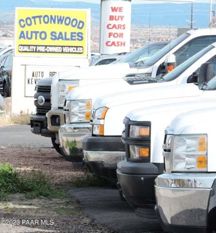 Car Dealership with Car Wash portefeuille de 2 propriétés à vendre sur LoopNet.ca - Photo du b timent - Image 1 de 2