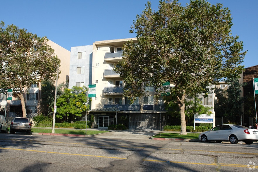 401 S La Fayette Park Pl, Los Angeles, CA à vendre - Photo du bâtiment - Image 2 de 42