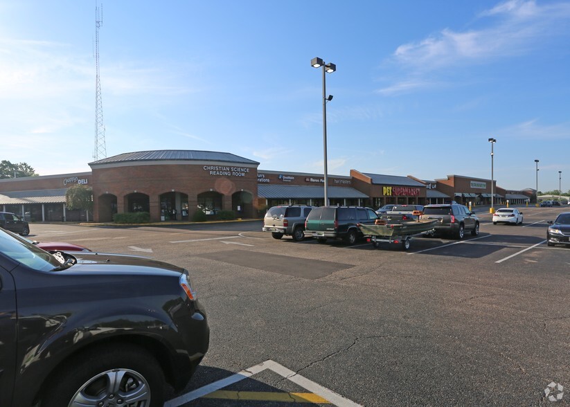 1605-1663 Perry Hill Rd, Montgomery, AL for lease - Building Photo - Image 1 of 4