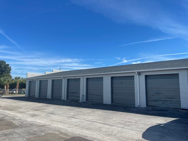 2157 Range Rd, Clearwater, FL à louer - Photo du bâtiment - Image 2 de 3