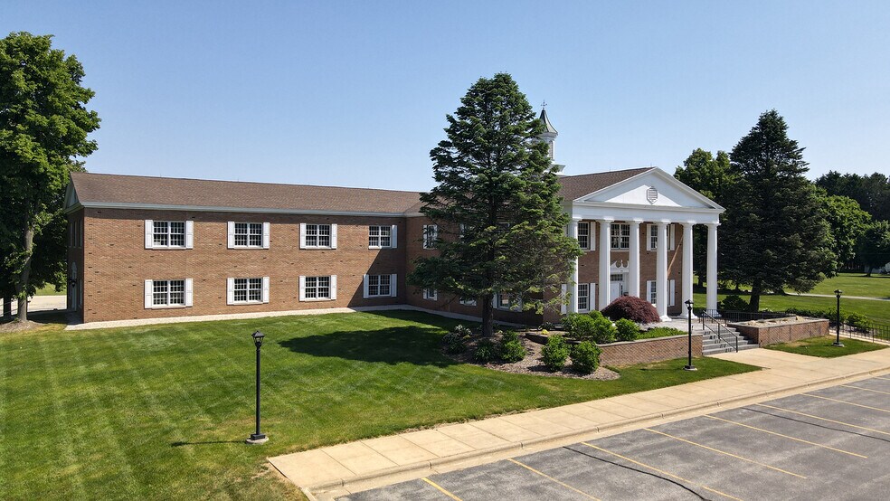 933 E Main St, Fremont, MI à vendre - Photo du bâtiment - Image 3 de 10