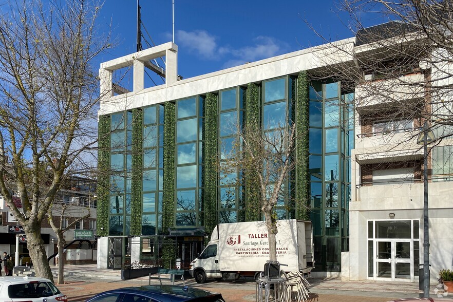 Vía Dos Castillas, 9 C, Pozuelo De Alarcón, Madrid à louer - Photo du b timent - Image 2 de 2