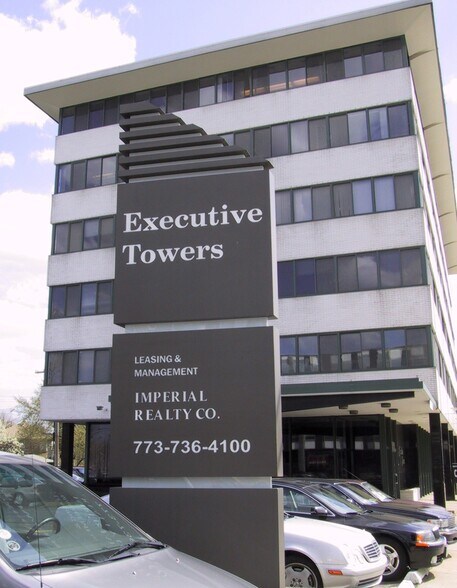 5901 N Cicero Ave, Chicago, IL à louer - Photo du bâtiment - Image 2 de 4