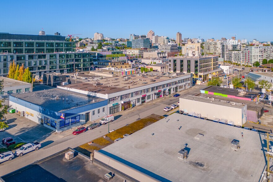 178-196 3rd Ave W, Vancouver, BC à louer - Aérien - Image 2 de 5