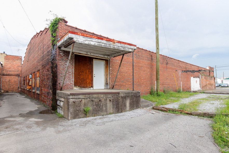 106 E Market St, Lebanon, TN for sale - Building Photo - Image 2 of 24