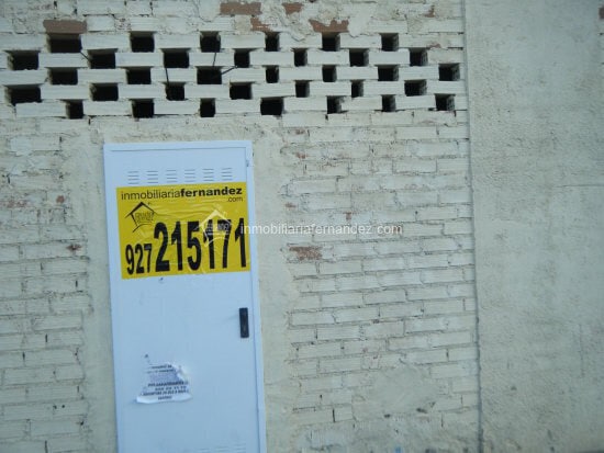 Retail in Cáceres, Cáceres for lease - Building Photo - Image 1 of 9