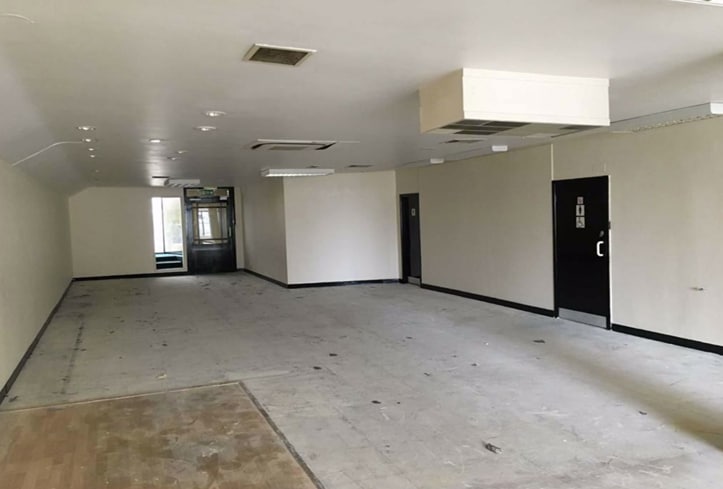 32 Market Pl, Penzance for lease Interior Photo- Image 1 of 2
