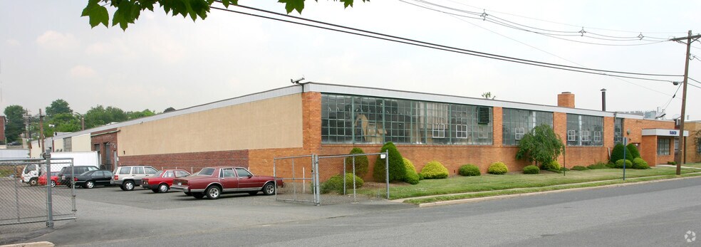 205 S Newman St, Hackensack, NJ à vendre - Photo du bâtiment - Image 2 de 9
