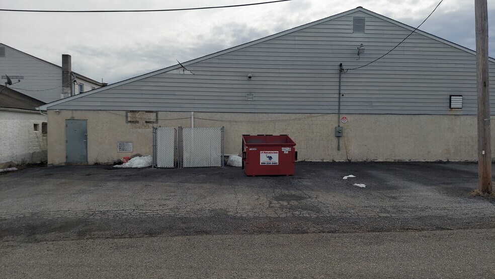 581 W High St, Pottstown, PA à louer - Photo du bâtiment - Image 3 de 20