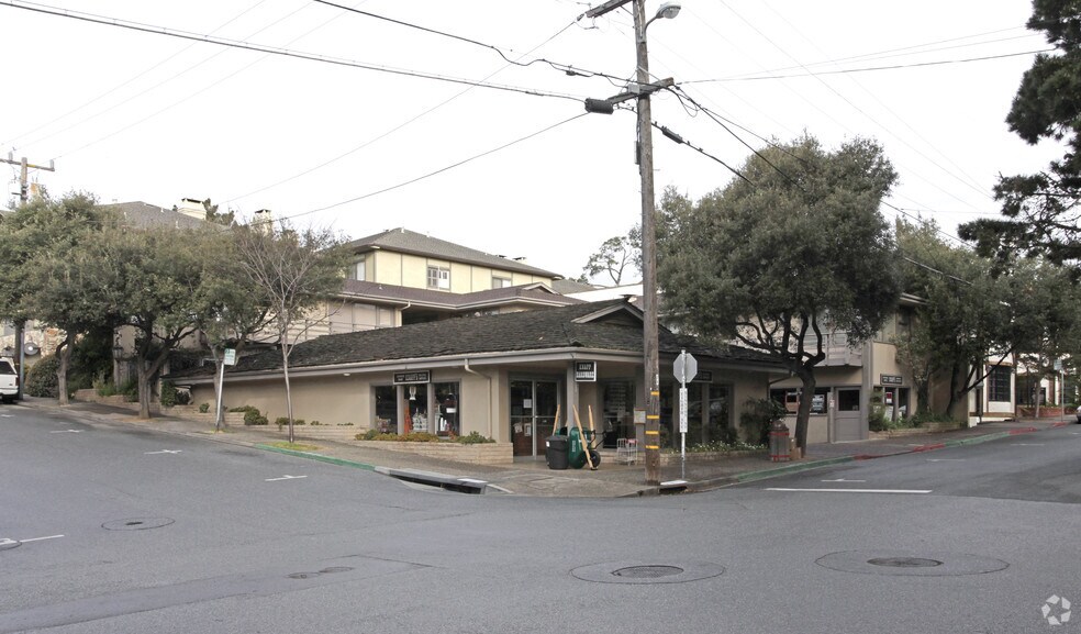 104 Mission St, Carmel, CA à louer - Photo du bâtiment - Image 2 de 4