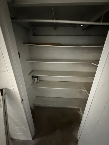 99 Fletcher Ave, Cranston, RI à louer - Photo du bâtiment - Image 3 de 7