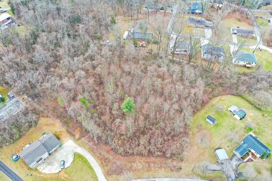McFarland Street St, Morristown, TN à vendre - Photo du bâtiment - Image 1 de 14