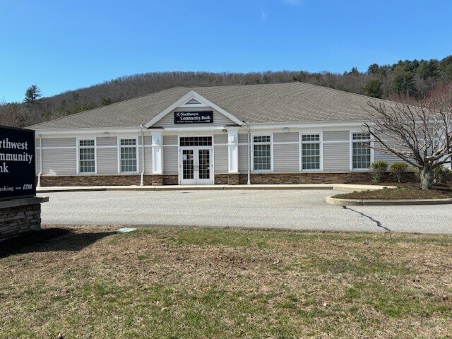 141 Main St, New Hartford, CT à vendre - Photo du bâtiment - Image 2 de 7