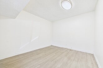 13615 Victory Blvd, Van Nuys, CA for lease Interior Photo- Image 2 of 2