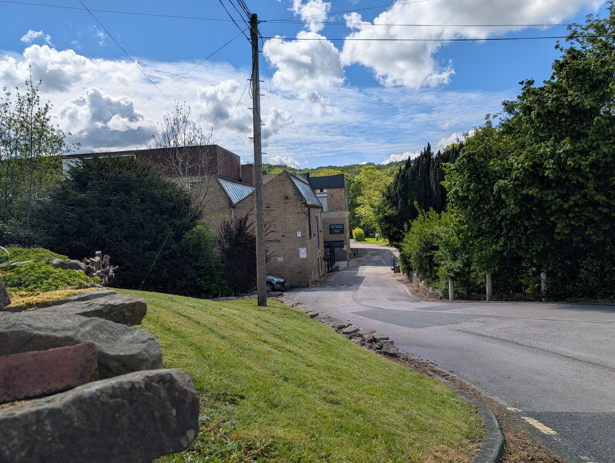 Penistone Rd, Huddersfield à louer Photo du bâtiment- Image 1 de 8