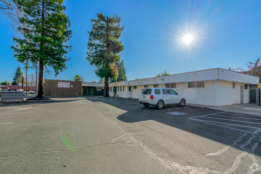 874 Plumas St, Yuba City, CA for lease - Building Photo - Image 3 of 9