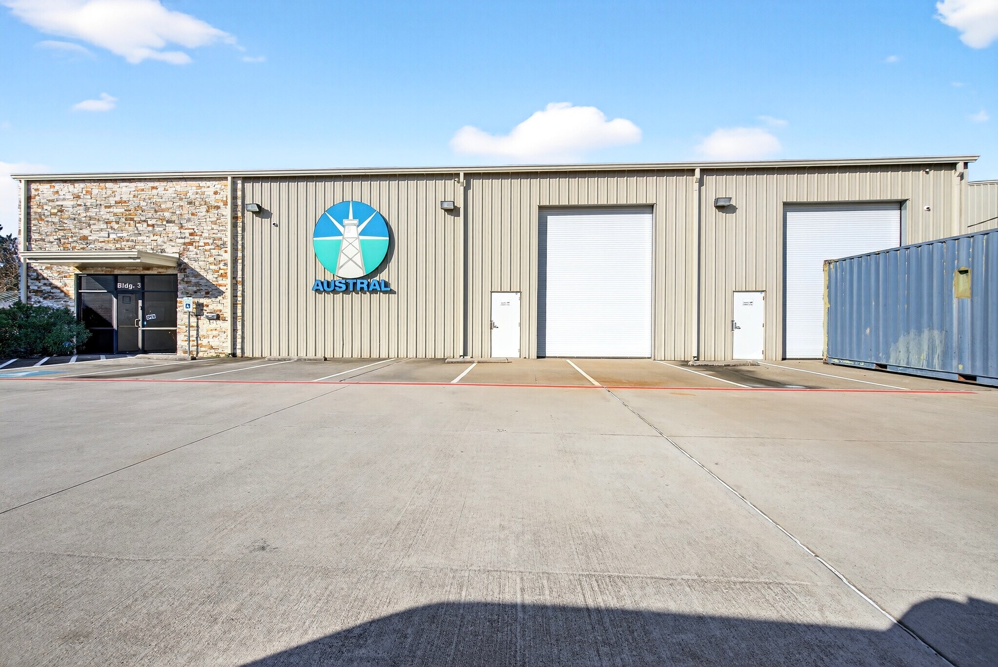 8601 Fawn Trl, Conroe, TX for lease Primary Photo- Image 1 of 35