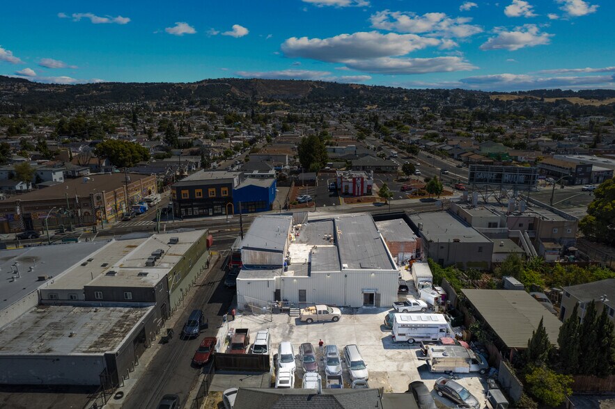 7201 International Blvd Blvd, Oakland, CA à vendre - Photo du bâtiment - Image 2 de 10