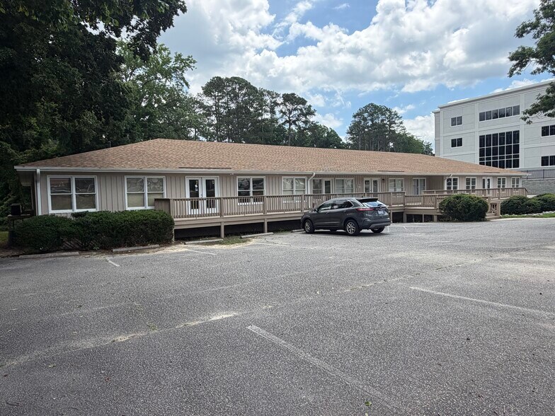 201 N Winstead Ave, Rocky Mount, NC à louer - Photo du bâtiment - Image 3 de 5