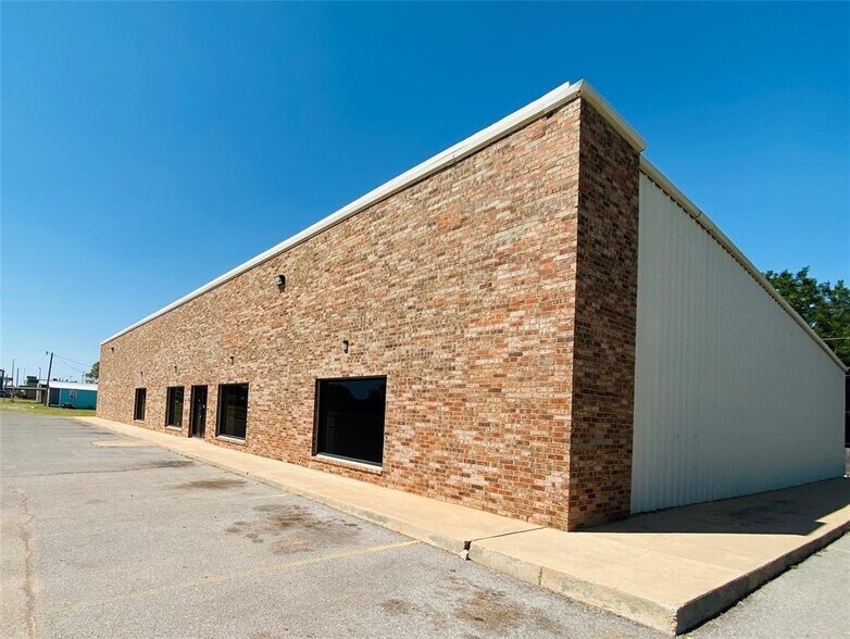 2821 W 3rd St, Elk City, OK à vendre - Photo du bâtiment - Image 2 de 8