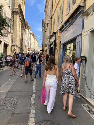 Plus de détails pour Commerce de détail à louer