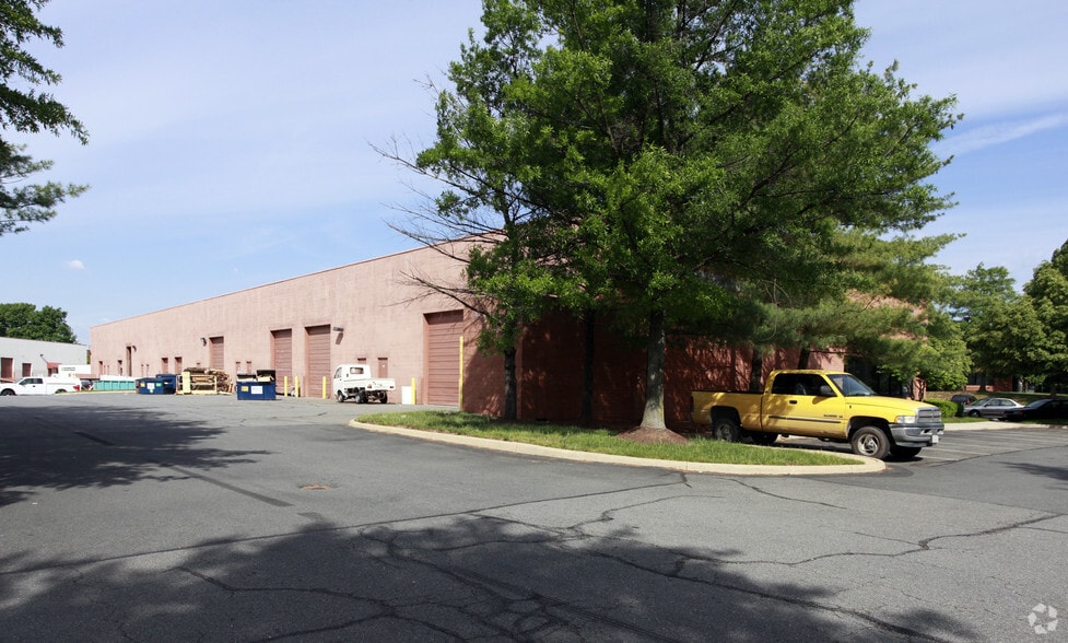 44645 Guilford Dr, Ashburn, VA for lease - Building Photo - Image 2 of 2