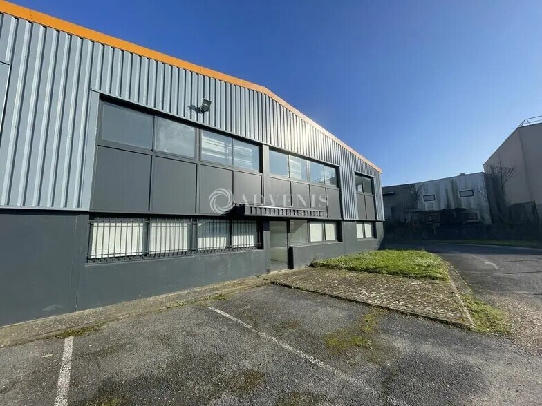 Office in Saint-Soupplets for lease - Building Photo - Image 1 of 9