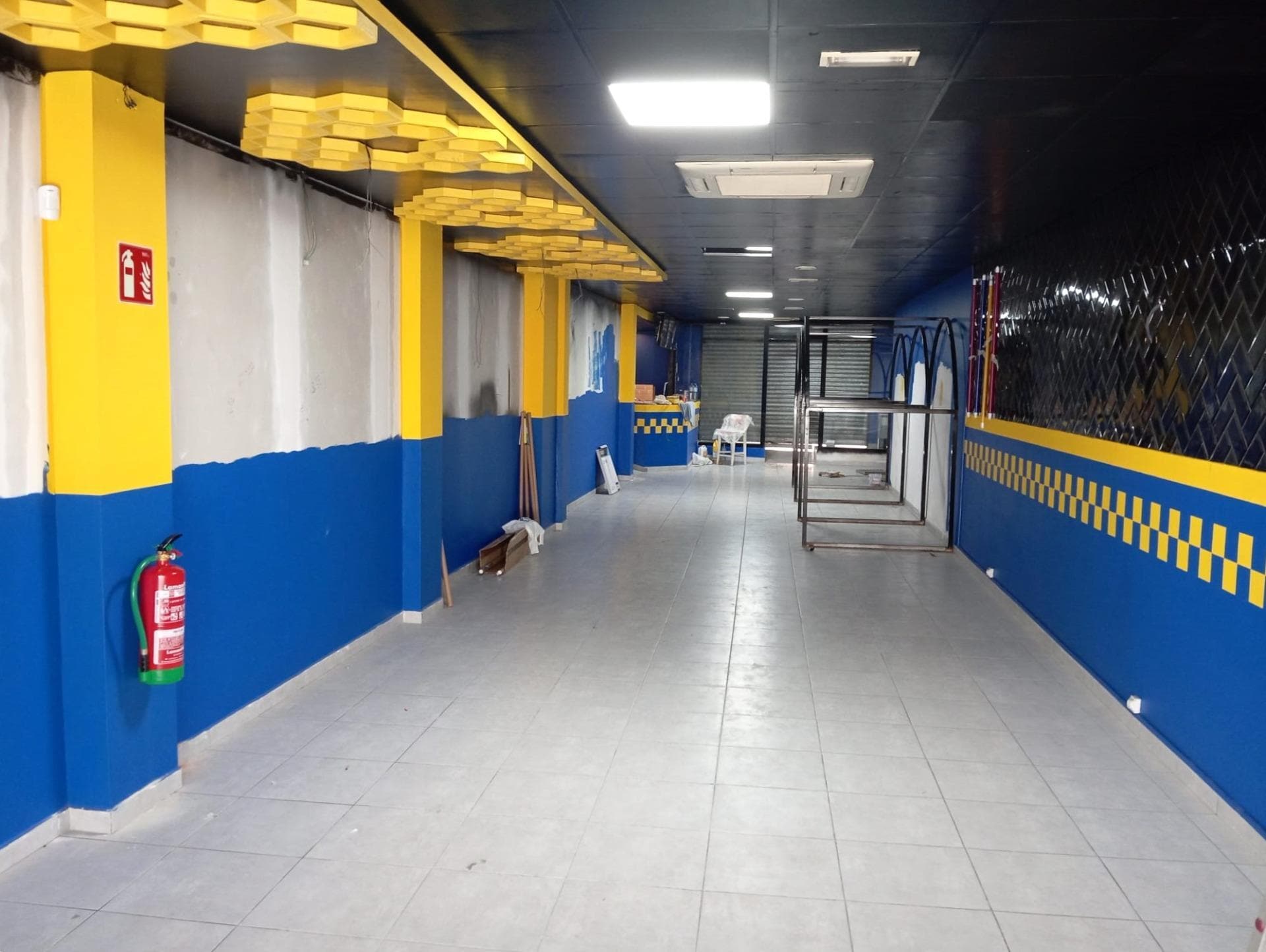 Retail in Mataró, Barcelona for lease Interior Photo- Image 1 of 5