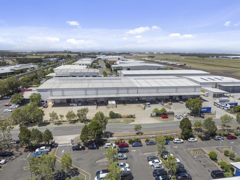 45-47 Qantas Dr, Brisbane Airport à louer - Photo du bâtiment - Image 2 de 4