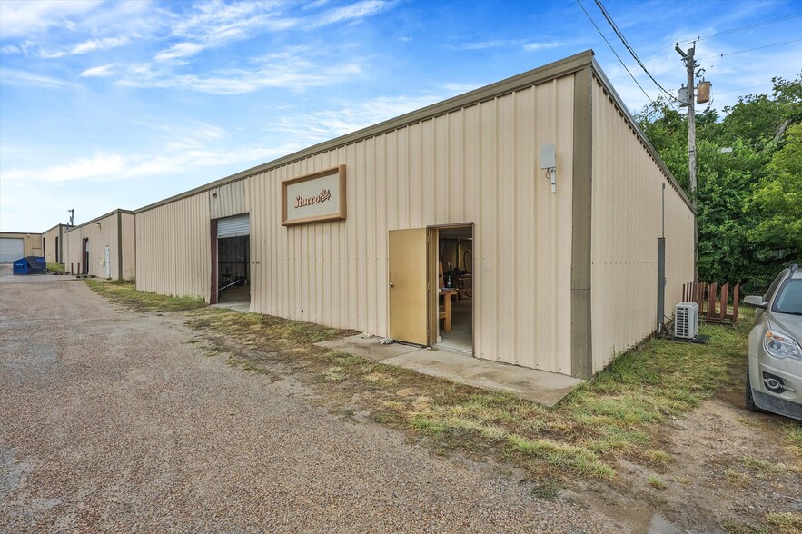 2004 Bobby Ln, Granbury, TX à vendre - Photo principale - Image 1 de 1