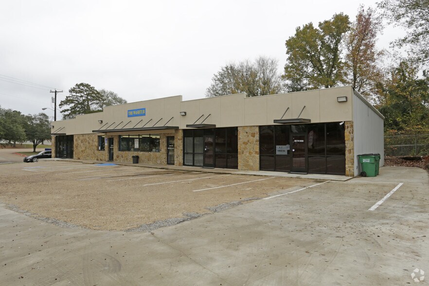 513 Old Elkhart Rd, Palestine, TX à vendre - Photo du bâtiment - Image 2 de 4