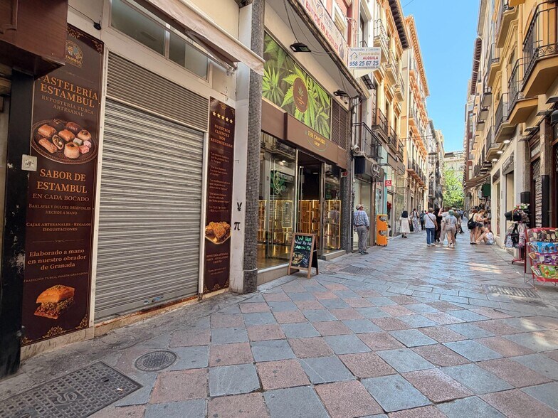 Calle Zacatín, 11, Granada, Granada à louer - Photo du bâtiment - Image 3 de 7