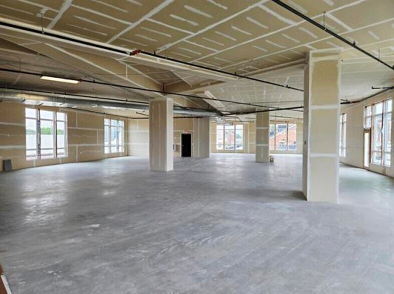 120 Twin Steeples Cir NE, Dyersville, IA for lease - Building Photo - Image 3 of 12