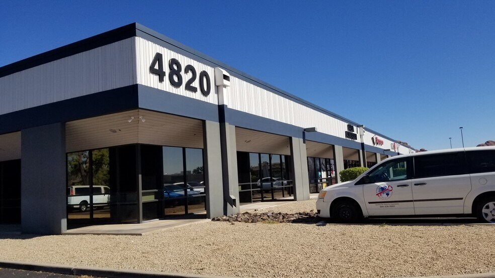 4820 E McDowell Rd, Phoenix, AZ à louer - Photo du bâtiment - Image 3 de 4