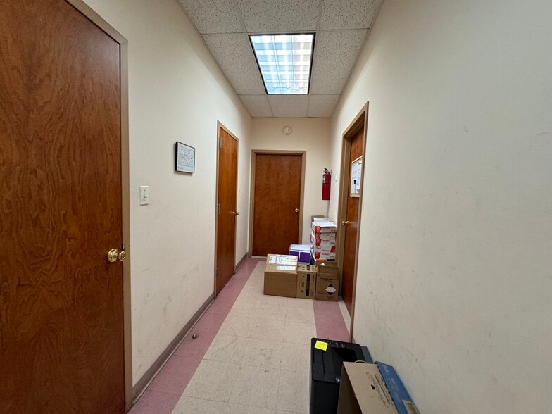 421 Ocean Pky, Brooklyn, NY for sale - Interior Photo - Image 3 of 12