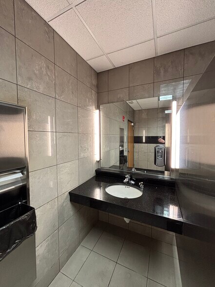 443-465 N New Ballas Rd, Creve Coeur, MO à louer - Photo du bâtiment - Image 2 de 7