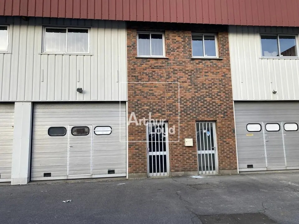 Flex in Lisses for lease Building Photo- Image 1 of 8