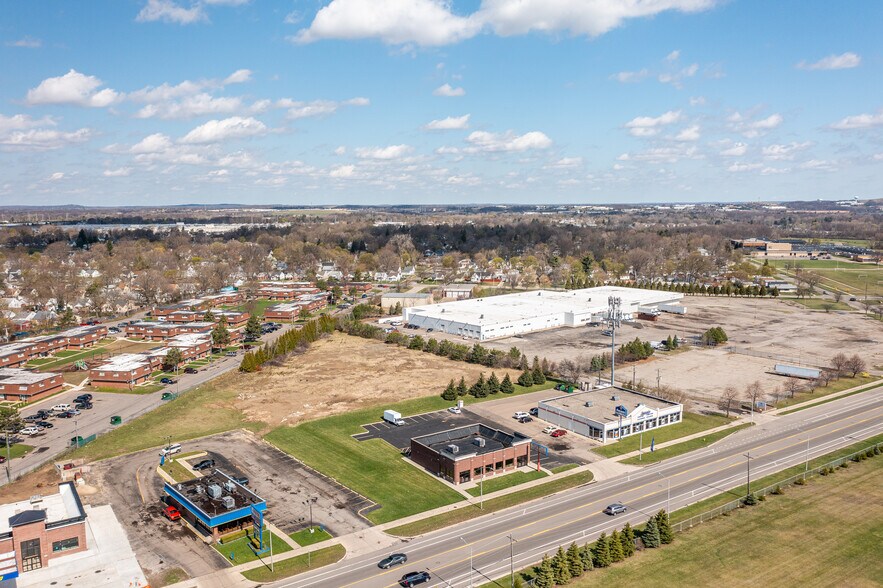 1065 N Perry St, Pontiac, MI à vendre - Photo du bâtiment - Image 3 de 10